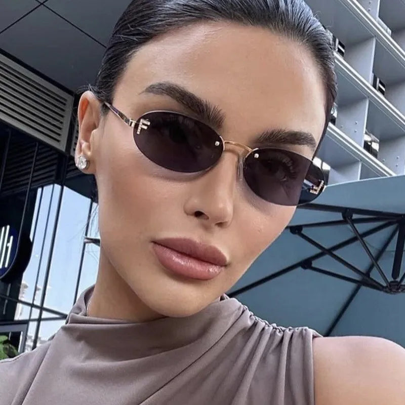 نظارة بيضاوية بدون حواف بحافة ماسية