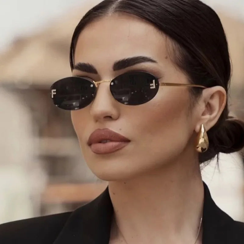 نظارة بيضاوية بدون حواف بحافة ماسية